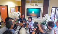 Keterangan pers Polda Bali terkait penangkapan buronan internasional Stephane Gagnon, di Mapolda Bali, Senin (22/05/23). (AK/wacanabali.com)