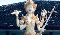 Patung Dewi Saraswati. (Foto/pinterest)