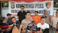 Kapolres Buleleng AKBP I Made Dhanuardana saat merilis pengungkapan kasus dugaan pelecehan seksual oknum dosen Stikes Buleleng kepada mahasiswinya berlangsung di Mapolres Buleleng, Selasa (9/5/2023). (BB/Hms Polres Buleleng)
