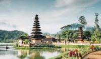 Kawasan Pura Ulun Danu Beratan Bedugul, Tabanan sebagai salah satu objek wisata Bali. (foto/freepik)