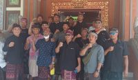 Foto: Krama Desa Adat Ungasan saat menyerahkan dokumen ke MDA Bali Selasa (27/6/23). (Dewa Fathur/wacanabali.com)
