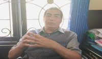 Foto: Ketua Organisasi Kaderisasi Keanggotaan (OKK) Dewan Pimpinan Daerah (DPD) Partai Demokrat Bali Ketut Ridet saat diwawancarai di Denpasar prihal pendakian gunung. (Dewa Fathur/ wacanabali.com)