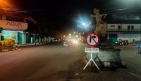 Foto: Suasana sepi pascapemindahan pasar senggol sementara di halaman parkir Pasar Ijo Gading dan peralihan lalu-lintas dari Jl. Pahlawan ke lingkungan Ketugtug, Kelurahan Loloan Timur, Kecamatan Jembrana, Kabupaten Jembrana, Jumat (23/6/2023). (WB/JPost/Yusuf)