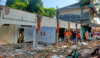 Foto: Suasana pembongkaran pasar umum Negara, Selasa (22/8/23). Sumber: Yus/wacanabali.com