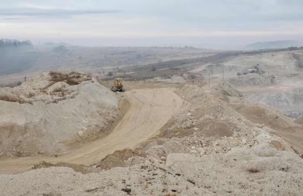 Ilustrasi tanah timbul. Sumber: Freepik.com