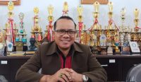 Rektor Universitas PGRI Mahadewa Indonesia (UPMI) Prof I Made Suarta SH M.Hum (Sumber: Dewa Fathur/wacanabali.com)