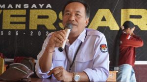 Ketua Bawaslu Jembrana saat sosialisasi ke sekolah (Sumber: wacanabali.com/Yus)