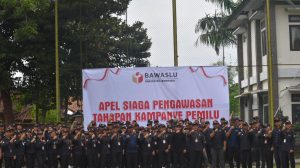 Sesi foto bersama PKD se-Jembrana usai Apel siaga pengawaan tahapan kampanye pemilu. Selasa (27/11/23). Sumber foto : Bawaslu Jbr/yus