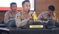 Foto: Kapolres Jembrana, AKBP Endang Tri Purwanto saat pers Conferece akhir tahun di Aula Mapolres, Jumat (29/12/23). Sumber: Yus/wacanabali.com