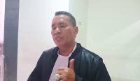 Foto: Kuasa hukum Prof Antara Hotman Paris Hutapea Sumber: Dewa Fathur/wacanabali.com