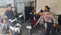 Foto: Satlantas Polresta Denpasar sosialisasi penghentian penggunaan knalpot brong di bengkel Yasa Jalan Gunung Agung, pada Senin (8/1/24). Sumber; dok/pribadi