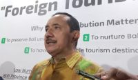 Foto: Kadispar Bali Tjokorda Bagus Pemayun dalam acara launching pungutan wisatawan asing yang dilaksanakan di Denpasar, Senin (12/2/24). Sumber: Wacanabali.com