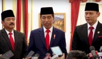Foto: Menko Polhukam Hadi Tjahjanto (Kiri), Presiden RI Joko Widodo (Tengah) dan Menteri ATR/BPN Agus Harimurti Yudhoyono (AHY). (Dok. SekNeg/wacanabali.com)