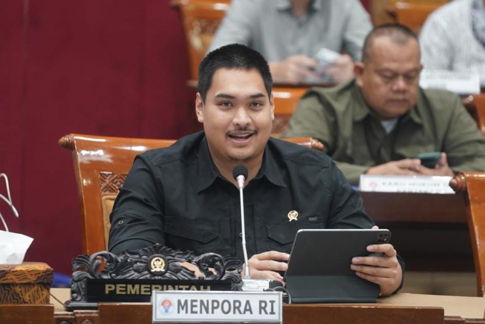 Foto: Menpora RI Dito Ariotedjo dalam raker pembahasan PON XXI bersama Komisi X DPR RI, Selasa (19/3/24). Sumber: Humas Kemenpora RI.