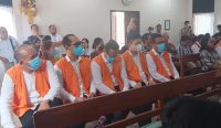 Foto: kelima terdakwa dalam kasus PT DOK saat mengikuti persidangan di PN Denpasar, Kamis (28/3/24) Sumber: Dewa Fathur/wacanabali.com