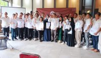 pelantikan anggota baru IAI bertempat di Heartwood and Sons Gallery Sanur Kaja, Denpasar Bali, Sabtu (13/3/24). Sumber: Dewa Fathur/wacanabali.com