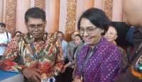 Foto: Sekretaris Jenderal Kemenperin RI Eko Cahyanto (Kiri) bersama Sekretaris Jenderal Kemendikbud Ristek Suharti (Kanan). Sumber: Komang Ari/Wacanabali.com