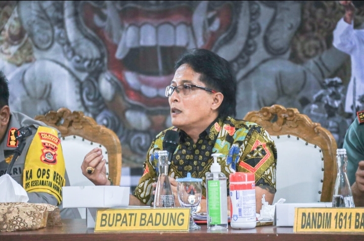 Foto: Bupati Nyoman Giri Prasta menghadiri Rakor serta penandatanganan deklarasi damai pagelaran ogoh-ogoh dalam rangka pengamanan Hari Raya Suci Nyepi Tahun Caka 1946 di Gedung Pesat Gatra Lantai III Polresta Denpasar, Selasa (5/3/24). (Humas Badung/wacanabali.com)