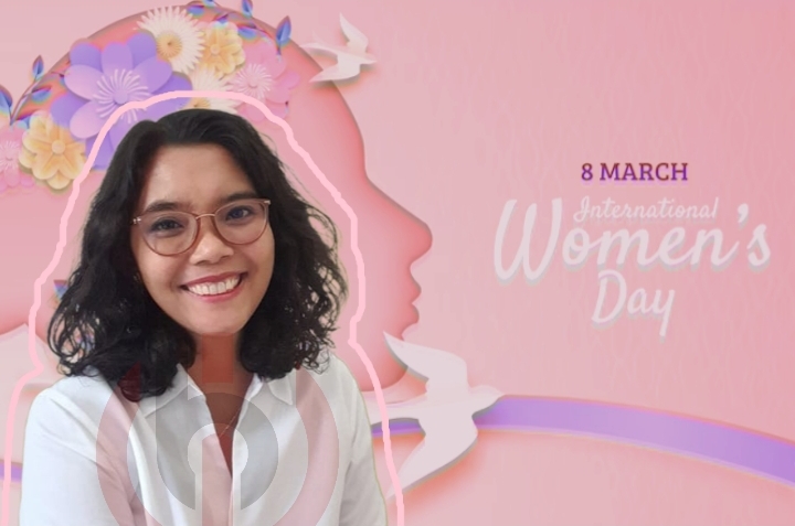 Foto: Visual art IWD 2024, (kiri) Foto: Life Coach, Maria Ellysa Octaviani, Jumat (8/3/24). (Gung Kris/wacanabali.com)