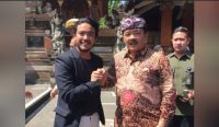 Foto: (Kiri) Kiki Syah saat berfoto bersama, Menkopolhukam RI, Marsekal TNI (Purn) Dr. Hadi Tjahjanto, S.I.P. (Dok. Kiki Syah/wacanabali.com)
