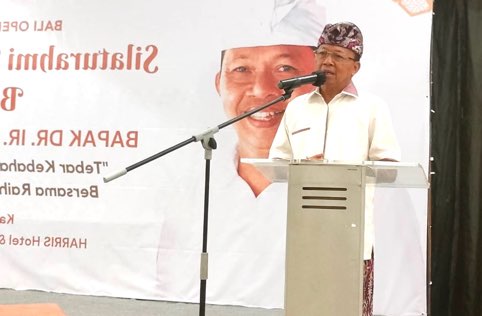 Wayan Koster mengajak umat Islam di Bali selalu menjaga Bali sebagai pulau tujuan wisata dunia berbasis seni, adat, tradisi dan bidaya Bali. foto/wacanabali.com