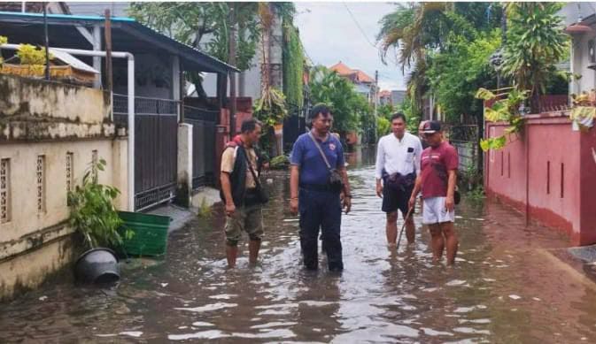 Foto: Kondisi banjir di Jalan Gunung Soputan, Denpasar beberapa waktu lalu. Sumber: dok/BPBD Bali