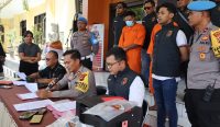 Konferensi pers penangkapan pelaku pemalsuan STNK di Kabupaten Buleleng Sumber: Polres Buleleng