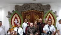 Foto: Pj Gubernur Bali, Sang Made Mahendra Jaya (kanan), Menteri Bappenas Suharso Monoarfa (tengah) dan Menteri Investasi Bahlil Lahadalia. Sumber: Yulius N/wacanabali.com