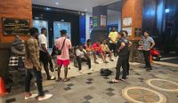 Foto: 24 orang WNA yang ditangkap Imigrasi Ngurah Rai. Sumber: dokumen Imigrasi Ngurah Rai.