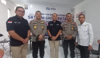 Foto: Direktur Asta Learning Center Putu Gede Indra (tengah). Sumber: Wacanabali.com