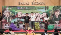 Sekda Wayan Adi Arnawa saat menjadi Narasumber dalam Talkshow Swakarya Praba di Lobby utama Balai Budaya Giri Nata Mandala, Puspem Badung, Minggu (28/7). Sumber: dok/Hms