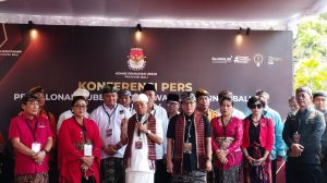 Foto: Pasangan Bakal calon Gubernur dan Wakil Gubernur Bali, I Wayan Koster dan I Nyoman Giri Prasta saat konferensi pers di KPU Bali. Sumber: Yulius N/wacanabali.com