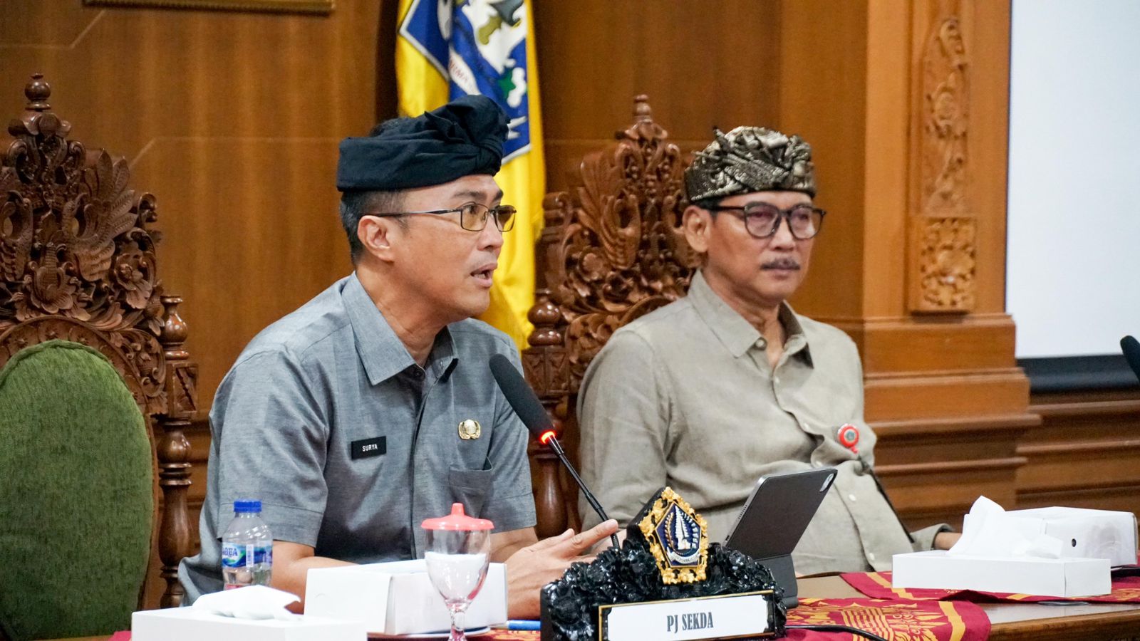 Pj. Sekda Badung, IB Surya Suamba mengadakan Rapat Koordinasi bersama Pimpinan Perangkat Daerah dilingkungan Pemkab Badung, di Ruang Kriya Gosana, Puspem Badung, Kamis (5/9). Sumber: dok/hms