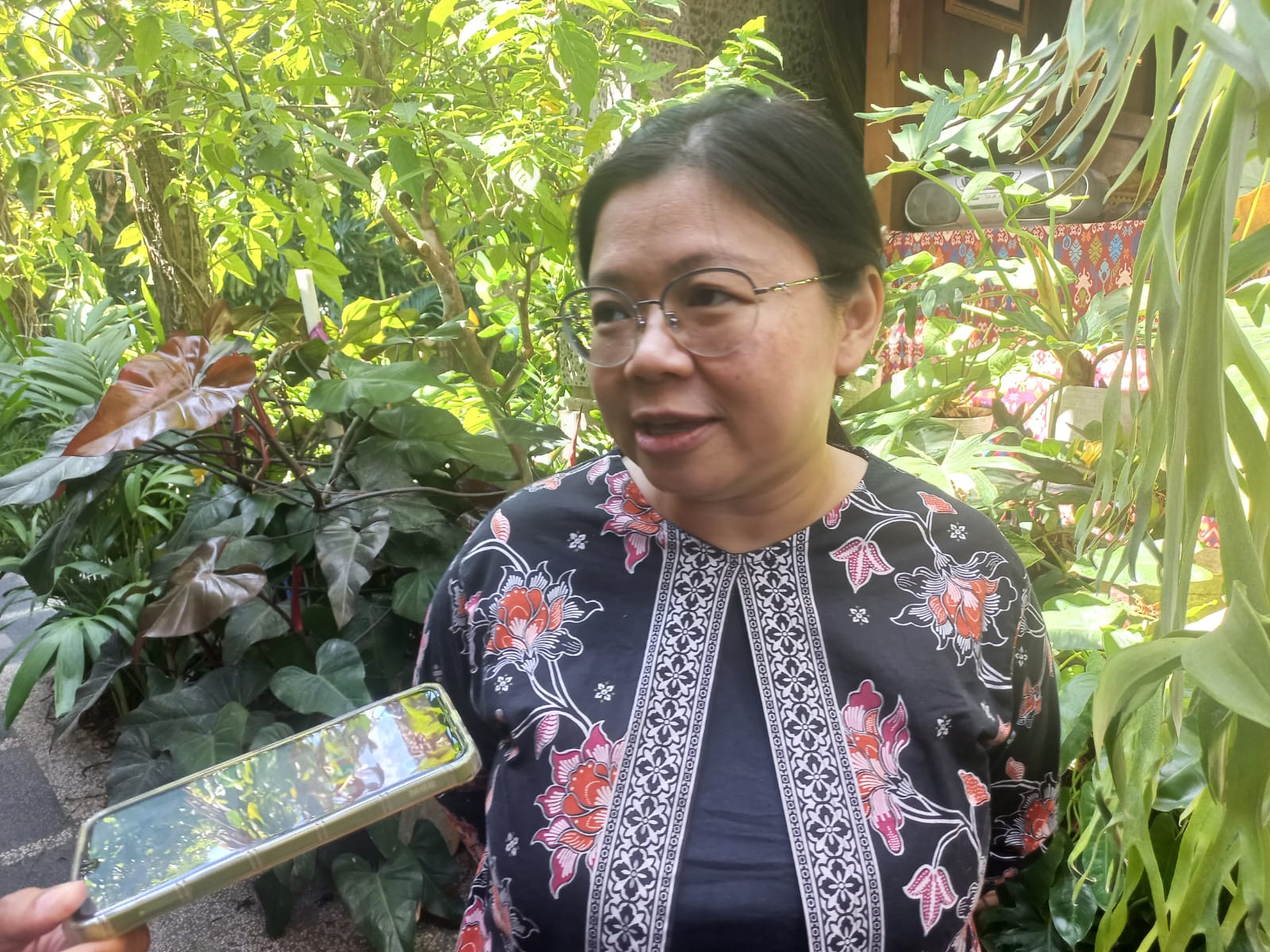 Foto: Ketua Komnas Perempuan Andy Yentriyani. Sumber: Wacanabali.com