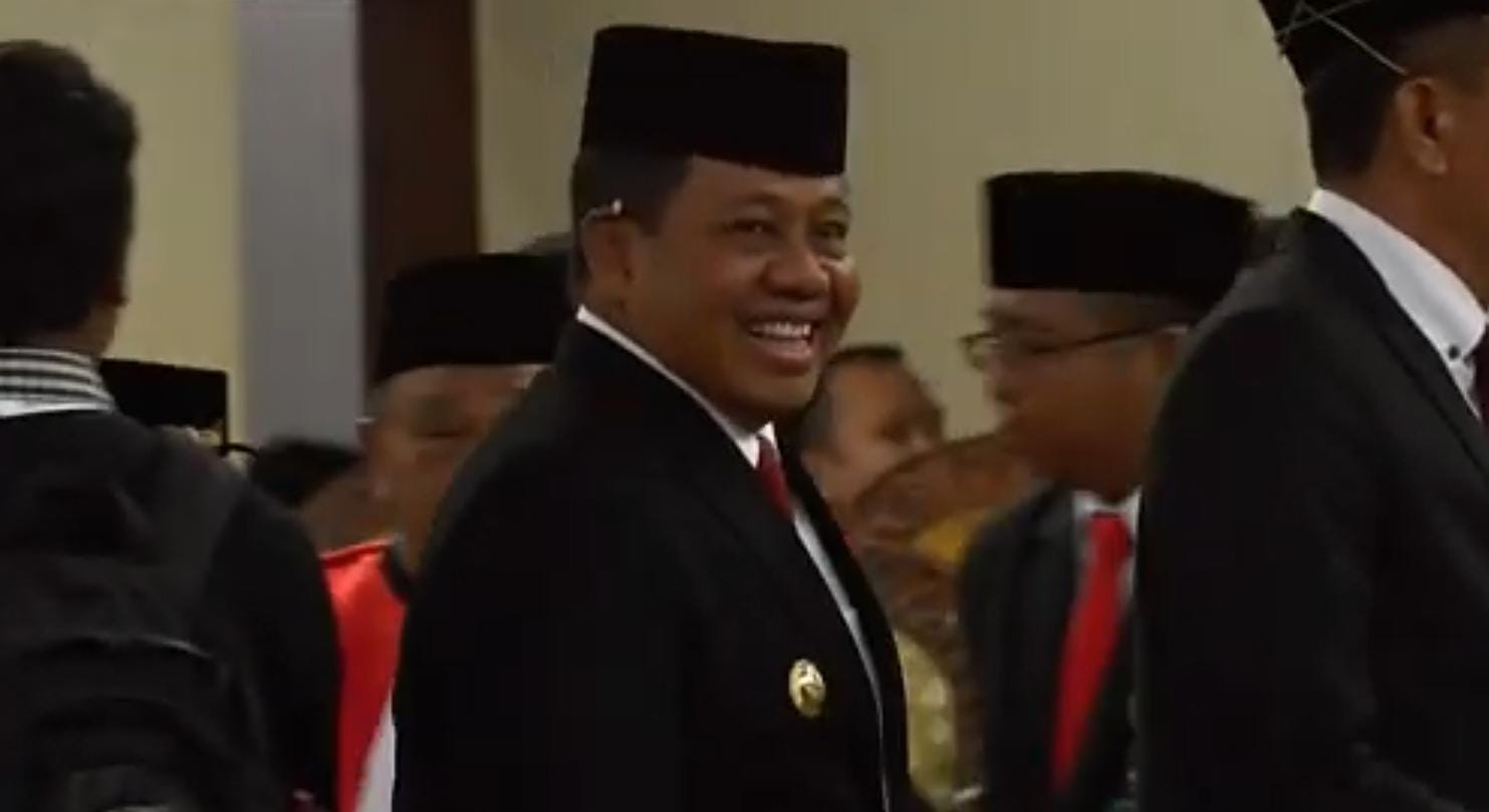 Foto: Pj. Gubernur Bali SM Mahendra Jaya dalam Acara Pengucapan Sumoah Janji Pimpinan DPRD Bali. Sumber: Wacanabali.com