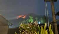 Foto: Tangkapan Layar Situasi Kebakaran di Sekitar Lereng Gunung Agung. Sumber: Akun @___Wayan (Instagram)