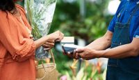 Foto: Ilustrasi Transaksi Jual-Beli. Sumber: Freepik.
