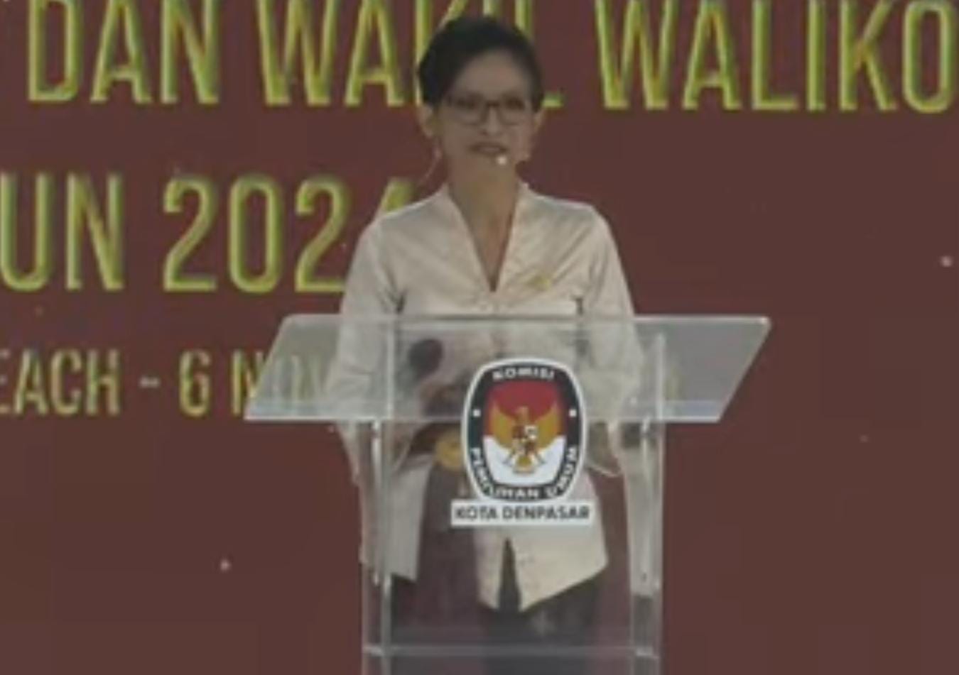 Foto: Ketua KPU Denpasar Dewa Ayu Anggaraeni dalam Debat Terakhir Pilwalkot Denpasar 2024.