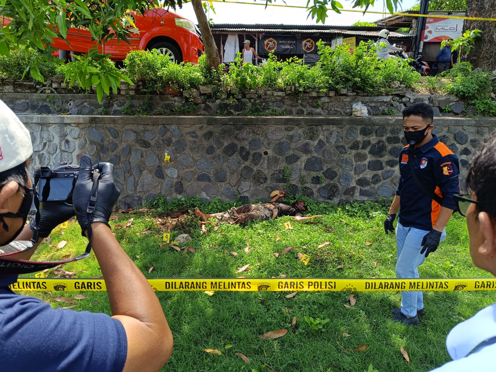 Foto: pria tanpa identitas yang ditemukan dalam keadaan meninggal dunia di Taman Pancing. Sumber: dok/Polresta Denpasar.