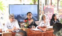 Foto : Wakil Walikota Denpasar, I Kadek Agus Arya Wibawa saat Jumpa Pers Denfest ke-17 di Jumpa Kopi Denpasar. Sumber: Ist.