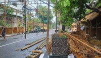 Foto: Persiapan Denfest ke-17 di Kawasan Patung Catur Muka, Denpasar. Sumber: Wacana Bali.