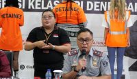 Foto: Sejumlah WNA yang diamankan kantor Imigrasi Kelas I TPI Denpasar. Sumber: Yulius N/wacanabali.com