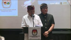 Foto: Gubernur dan Wakil Gubernur Bali terpilih periode 2025-2030, Wayan Koster-I Nyoman Giri Prasta. Sumber: Tangkapan layar youtube KPU Bali.