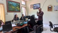 Foto: Kadispar Bali Tjok Bagus Pemayun saat ditemui di Kantornya, Selasa (4/1/25). Sumber: Komang Ari/Wacana Bali.