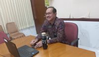 Foto: Kadispar Bali Tjok Bagus Pemayun saat ditemui di Kantornya, Selasa (4/1/25). Sumber: Komang Ari/Wacana Bali.