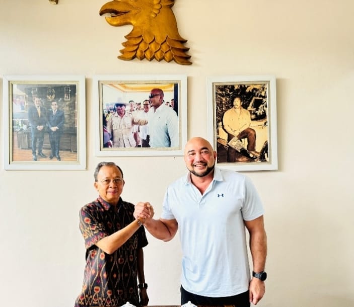 Foto: Keterangan Photo : Wayan Koster dan De Gajah bersatu Bangun Bali