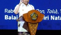 Gubernur Bali Wayan Koster saat memberikan arahan dalam Rapat Kordinasi (Rakor) bertajuk 'Sinergitas Pembangunan Bali dalam Satu Kesatuan Wilayah: 1 Pulau, 1 Pola, 1 Tata Kelola dalam Nindihin Gumi Bali', Rabu (12/03/2025). Foto: dok/pribadi
