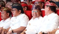 Gubernur Bali Wayan Koster saat memberikan arahan dalam Rapat Kordinasi (Rakor) bertajuk 'Sinergitas Pembangunan Bali dalam Satu Kesatuan Wilayah: 1 Pulau, 1 Pola, 1 Tata Kelola dalam Nindihin Gumi Bali', Rabu (12/03/2025). Foto: dok/pribadi