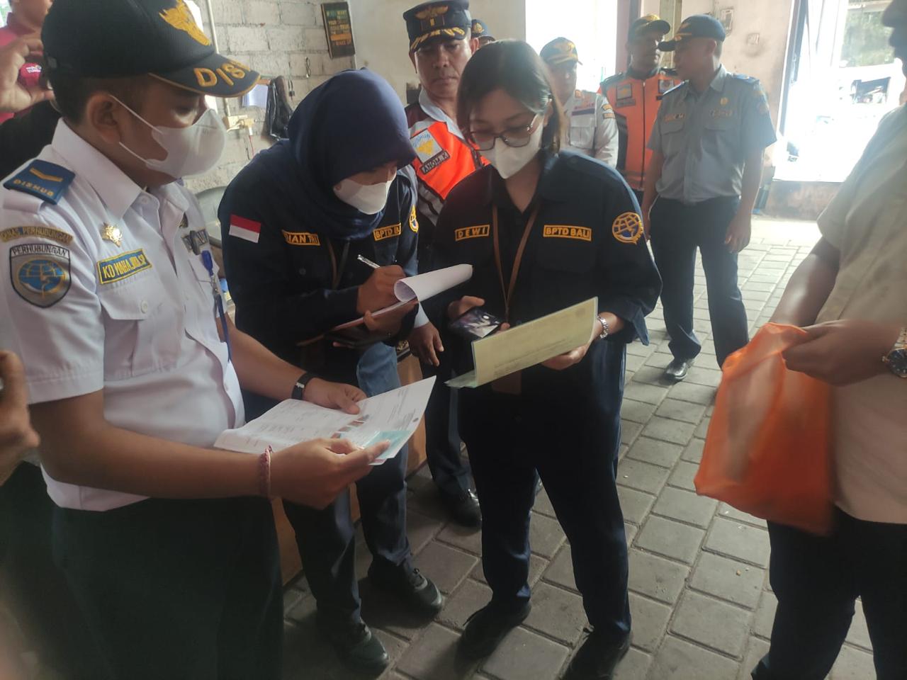 Foto: Pelaksanaan keselamatan angkutan umum menjelang Lebaran 2025 yang dilaksanakan Dishub Denpasar, Selasa (18/3/25). Sumber: Dishub Denpasar.