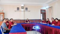 Foto: Lapas Kerobokan Ikuti Pengarahan Dirjenpas melalui zoom meeting, di Lapas Kerobokan, Badung, Bali, Senin (17/2/2025).